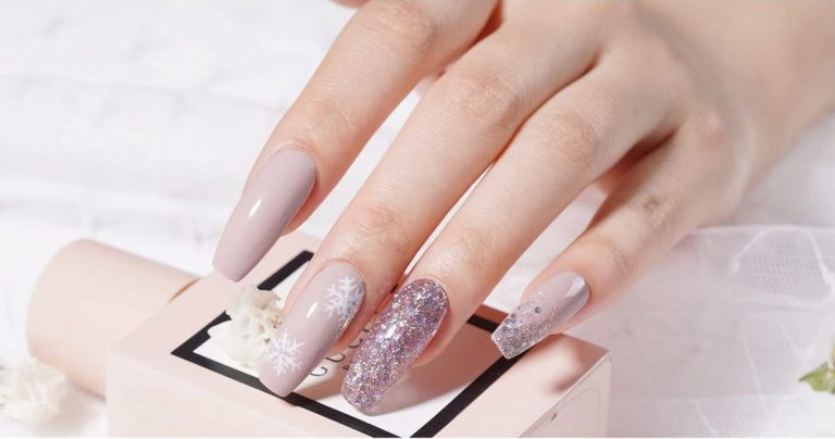 5 tools and products to give you a Christmas manicure at home